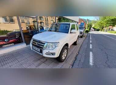 Mitsubishi - Montero